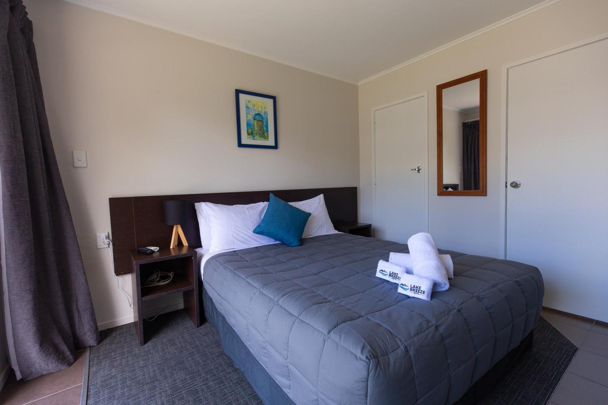 Lake Breeze Motel Tauposee Zimmer foto